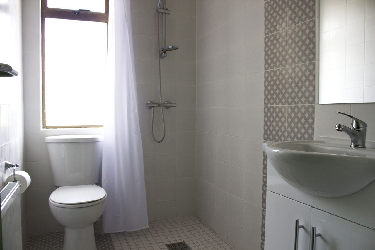 The International Hostel Knock County Mayo Guest Bathroom